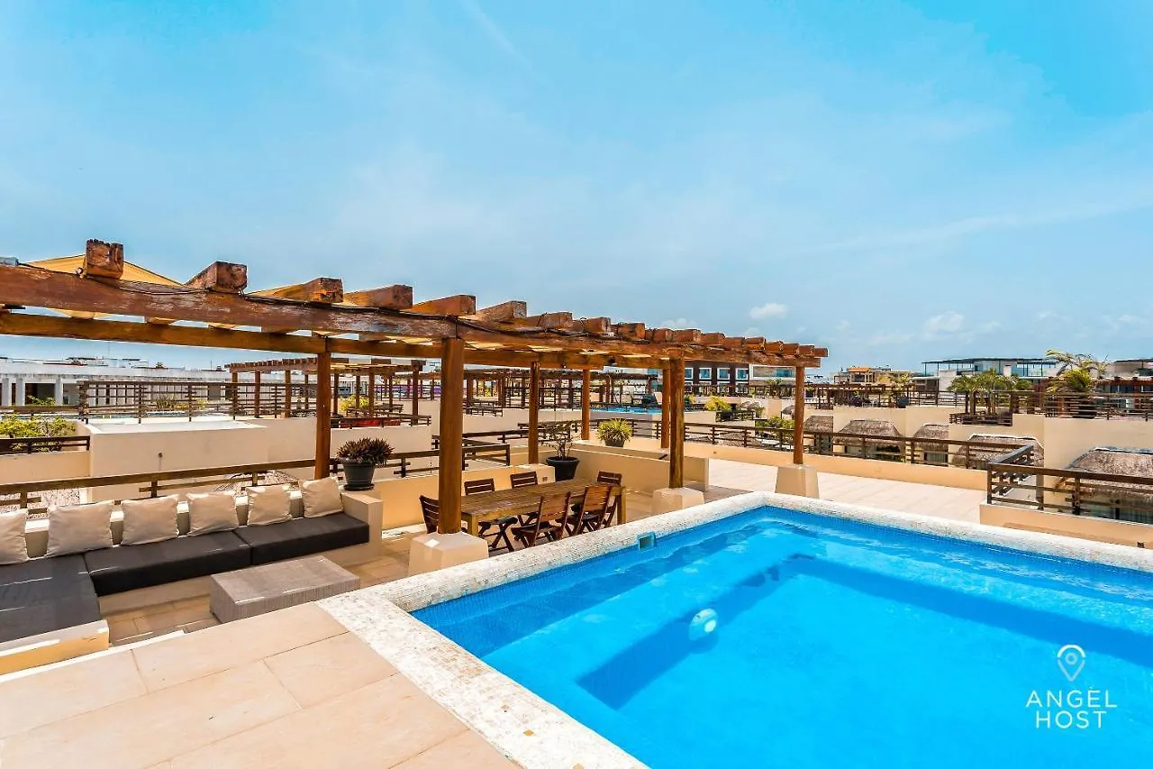 Semesterbostad Magnificent Oceanview Rooftop Lounge With Plunge Pool Playa del Carmen