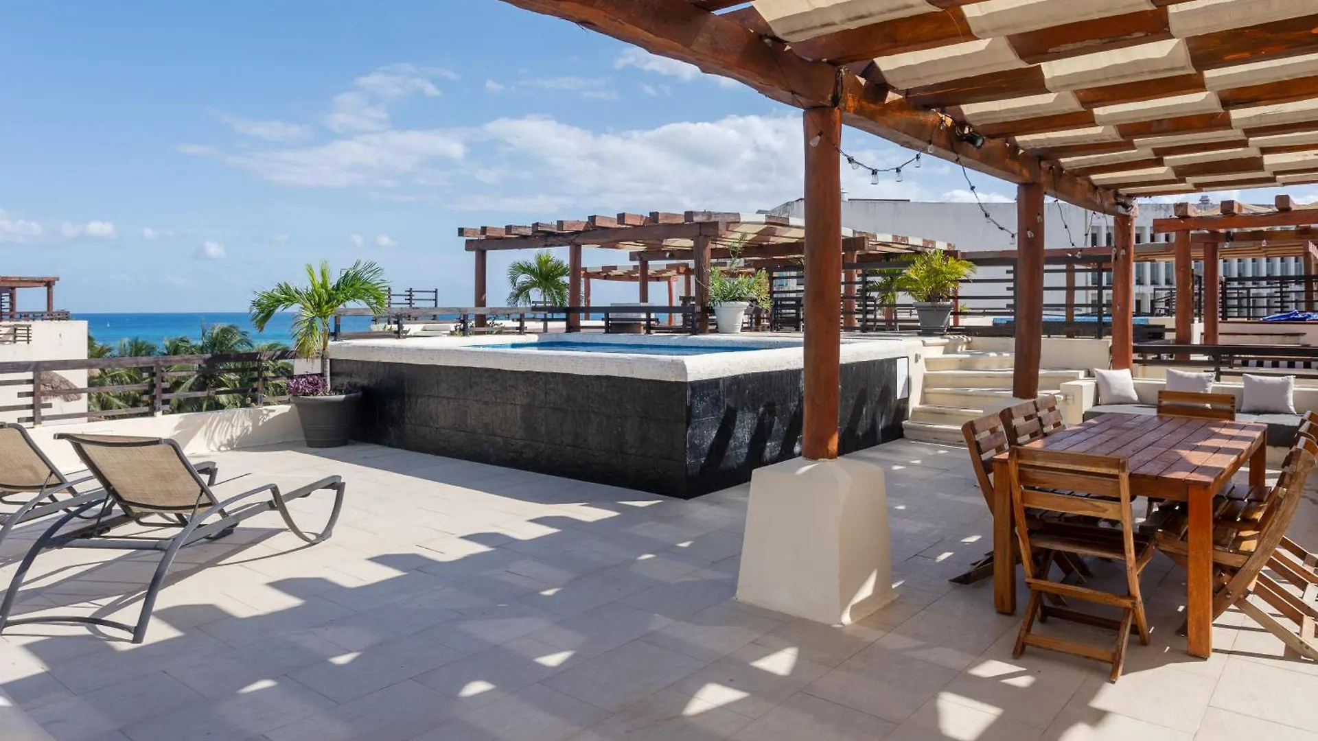 Magnificent Oceanview Rooftop Lounge With Plunge Pool Playa del Carmen Mexiko